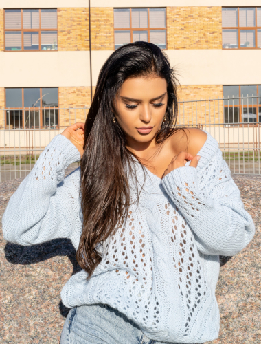 Nicaia Light Blue - ażurowy sweter